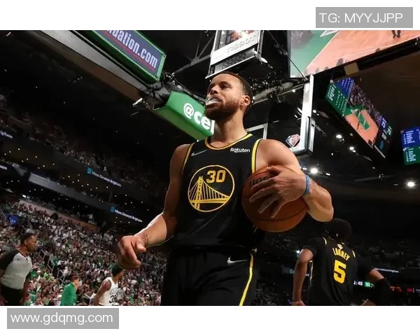 2015年NBA总决赛回顾:老鹰与勇士的巅峰对决与精彩瞬间解析