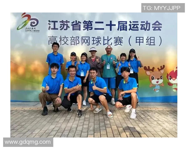 重庆网球队展现灵活战术与团队协作的精彩表现分析