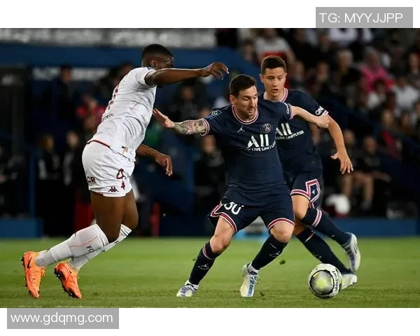 足球明星精彩瞬间集锦全景视频尽览每位巨星的独特风采与绝技 足球明星精彩瞬间集锦全景视频尽览每位巨星的独特风采与绝技